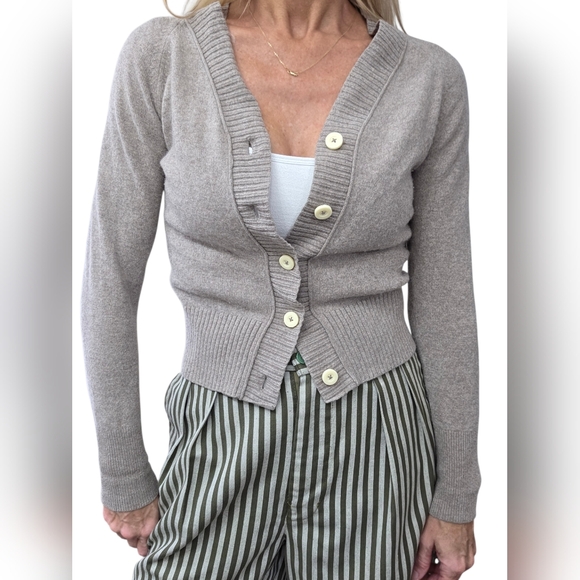 Everlane Sweaters - Everlane Cashmere Cardigan XS Taupe Fitted Cropped Button Front Minimalist